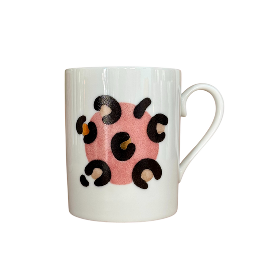 Tasse en porcelaine artisanale, motif léopard rose pêche fait main