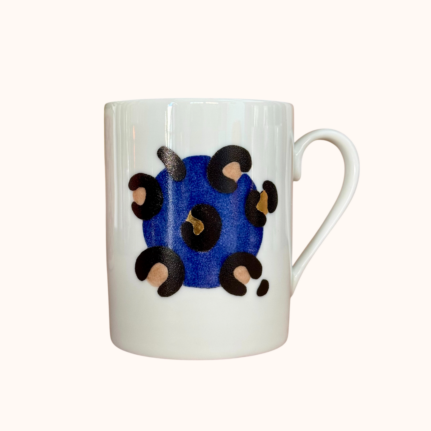 Tasse en porcelaine artisanale, motif léopard bleu delf peint à la main